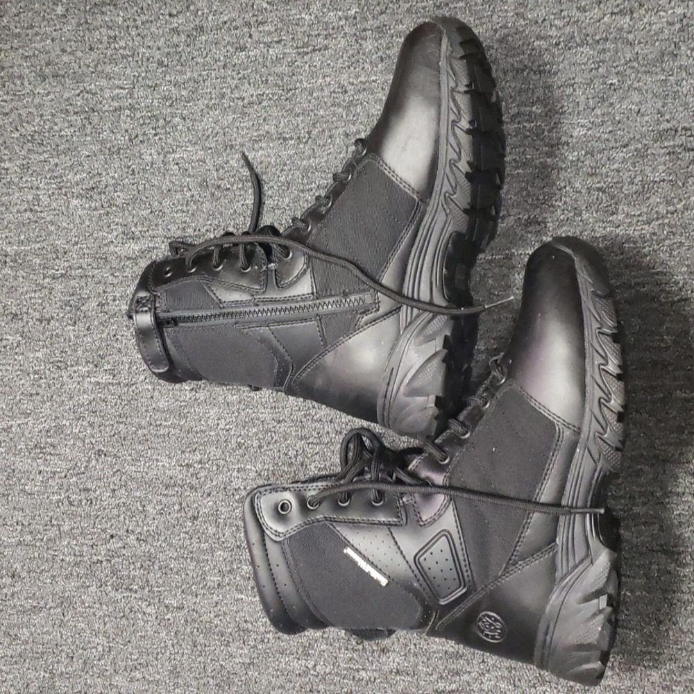 Smith & Wesson black Boot size 9R style 810201 store display